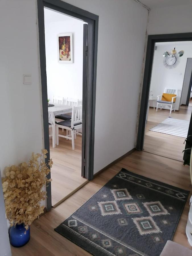 Apartament Alexia Apartment โอร์โชวา ภายนอก รูปภาพ